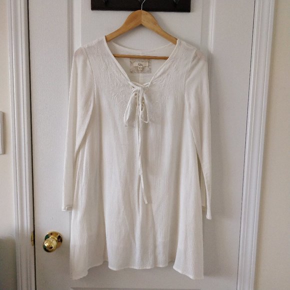 FLARLOW Embroidered Top Sz XS - Picture 4 of 5